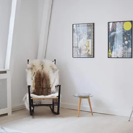 아파트 Unique House W. 4 Floors *